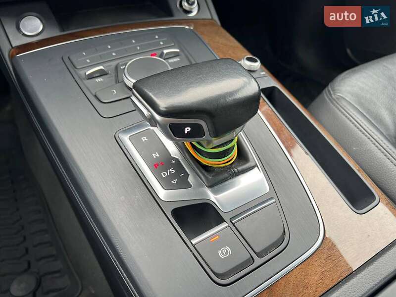 Позашляховик / Кросовер Audi Q5 2017 в Львові