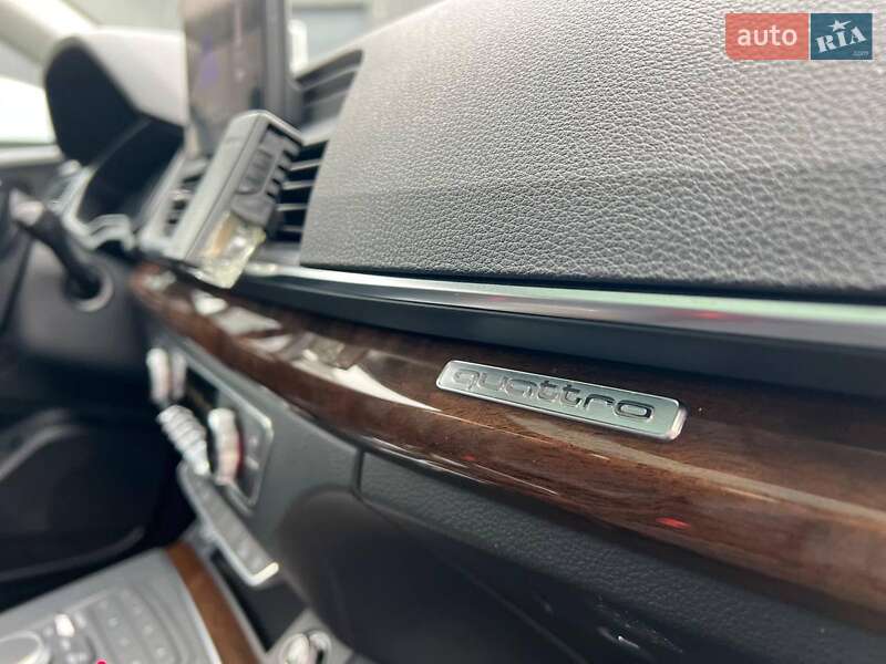 Позашляховик / Кросовер Audi Q5 2017 в Львові