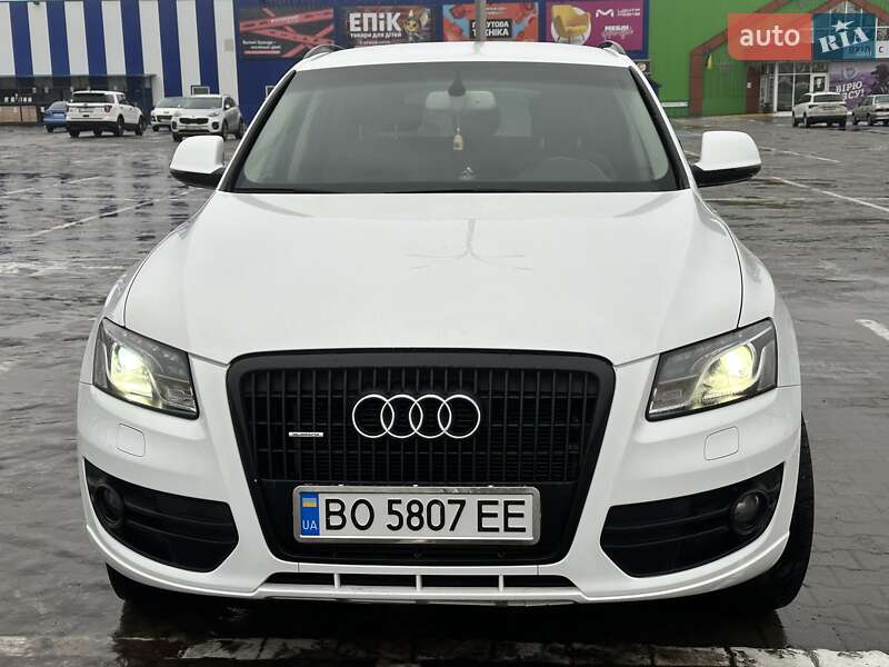 Внедорожник / Кроссовер Audi Q5 2011 в Черновцах