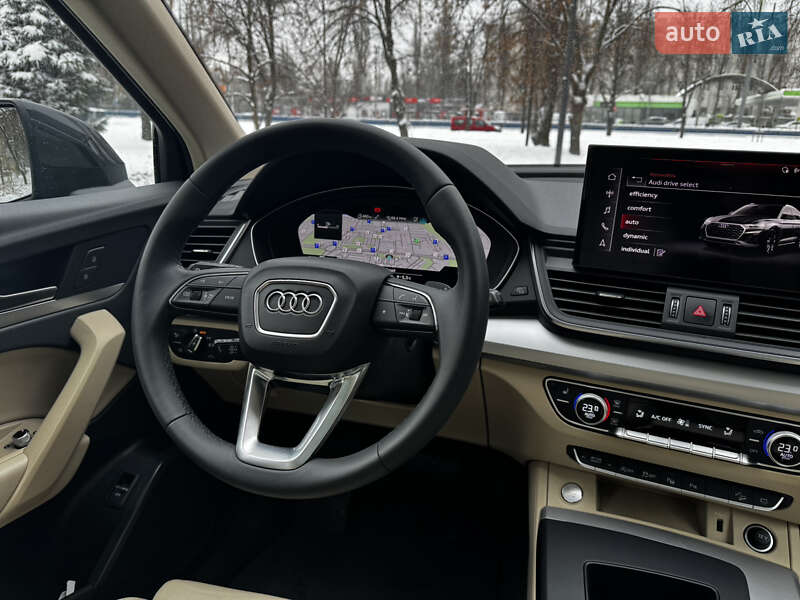 Внедорожник / Кроссовер Audi Q5 2021 в Киеве