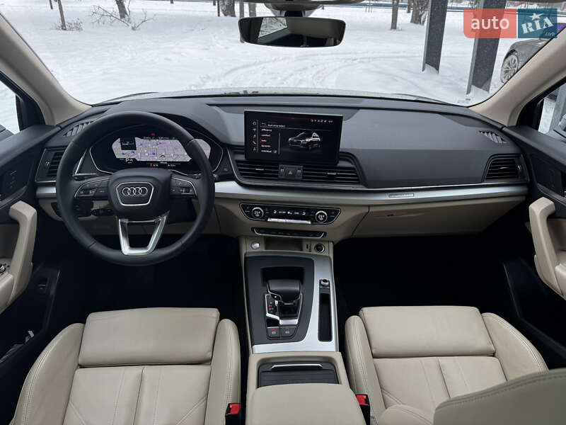 Внедорожник / Кроссовер Audi Q5 2021 в Киеве