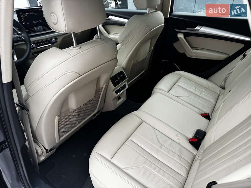 Внедорожник / Кроссовер Audi Q5 2021 в Киеве