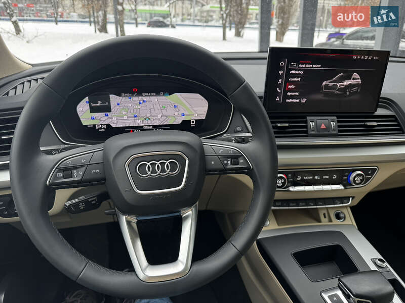 Внедорожник / Кроссовер Audi Q5 2021 в Киеве