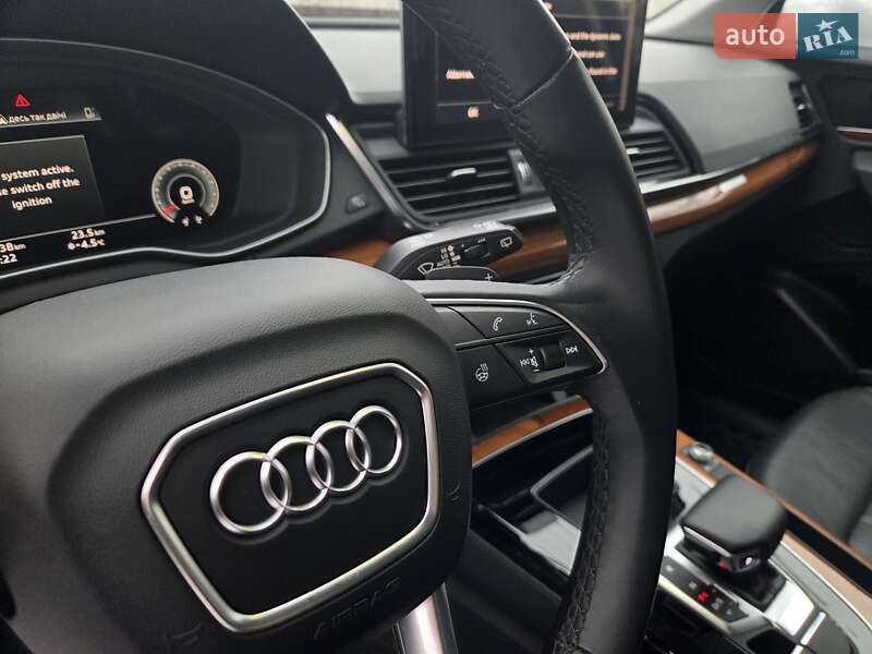 Позашляховик / Кросовер Audi Q5 2020 в Києві