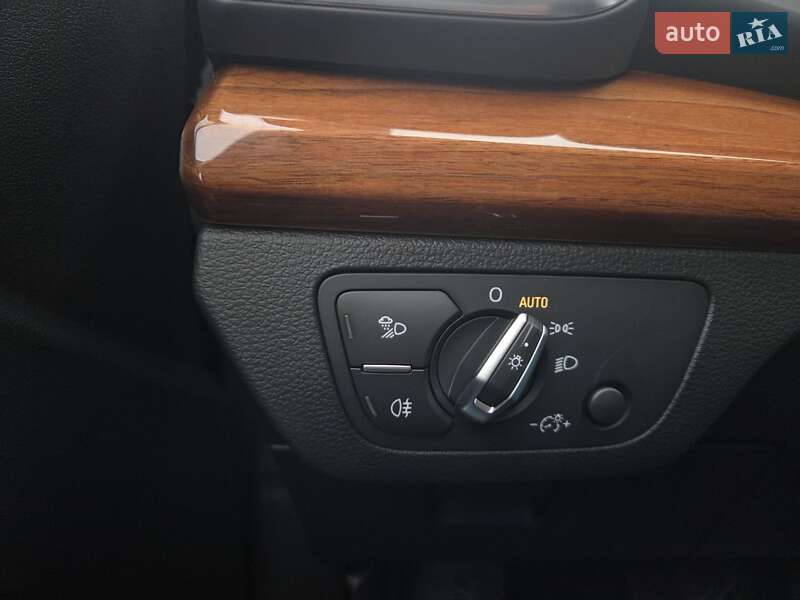 Позашляховик / Кросовер Audi Q5 2020 в Києві