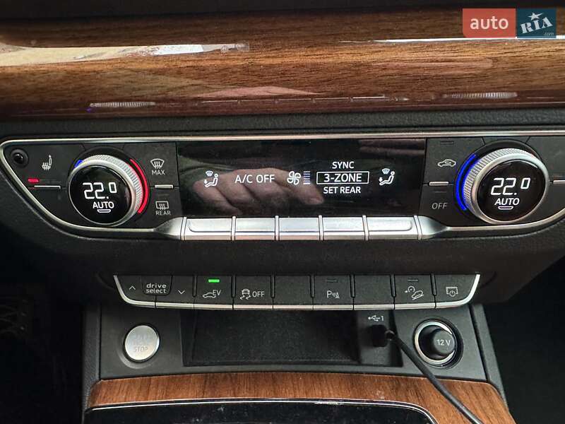 Внедорожник / Кроссовер Audi Q5 2020 в Киеве