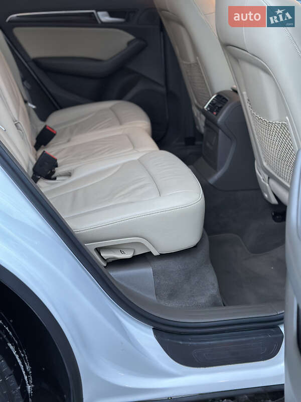 Позашляховик / Кросовер Audi Q5 2015 в Дрогобичі