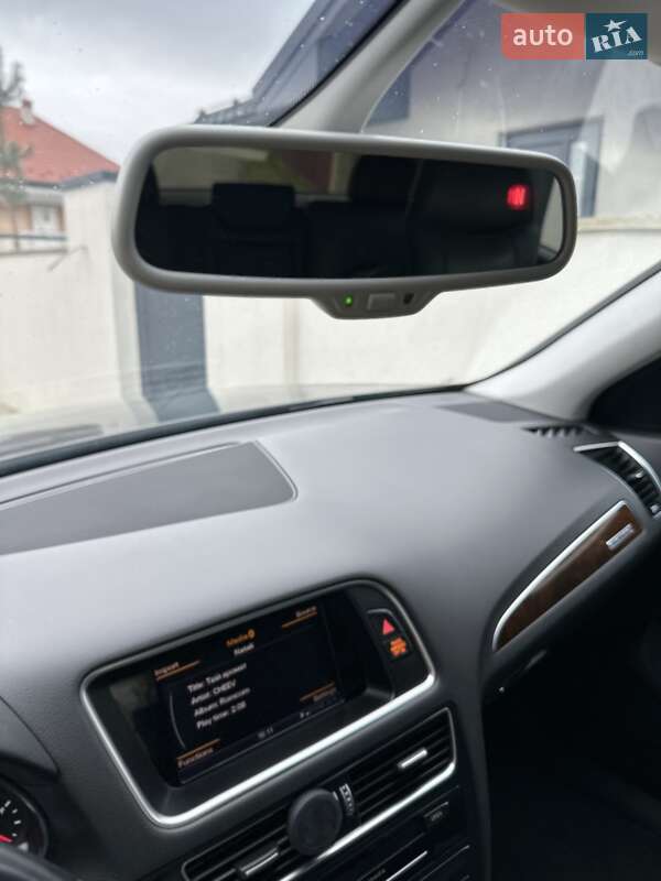 Позашляховик / Кросовер Audi Q5 2015 в Виноградові