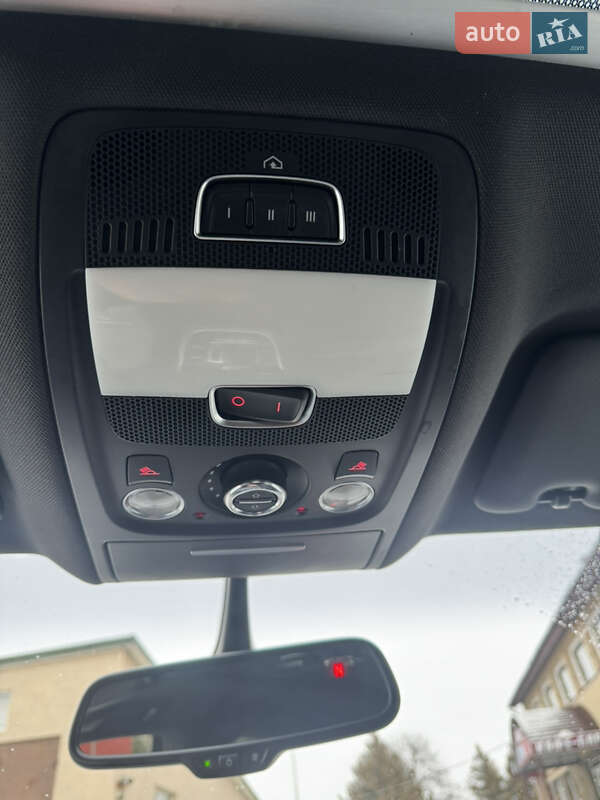 Внедорожник / Кроссовер Audi Q5 2017 в Владимире