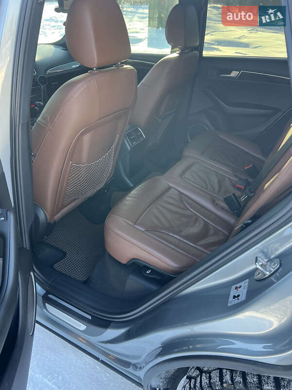 Позашляховик / Кросовер Audi Q5 2011 в Коростені