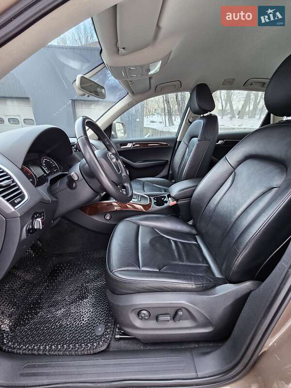 Позашляховик / Кросовер Audi Q5 2012 в Дніпрі