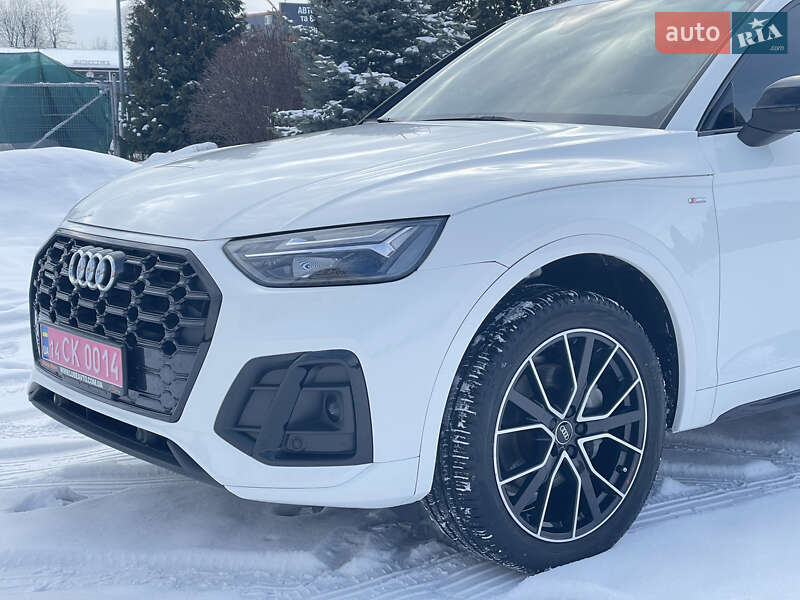 Позашляховик / Кросовер Audi Q5 2021 в Львові
