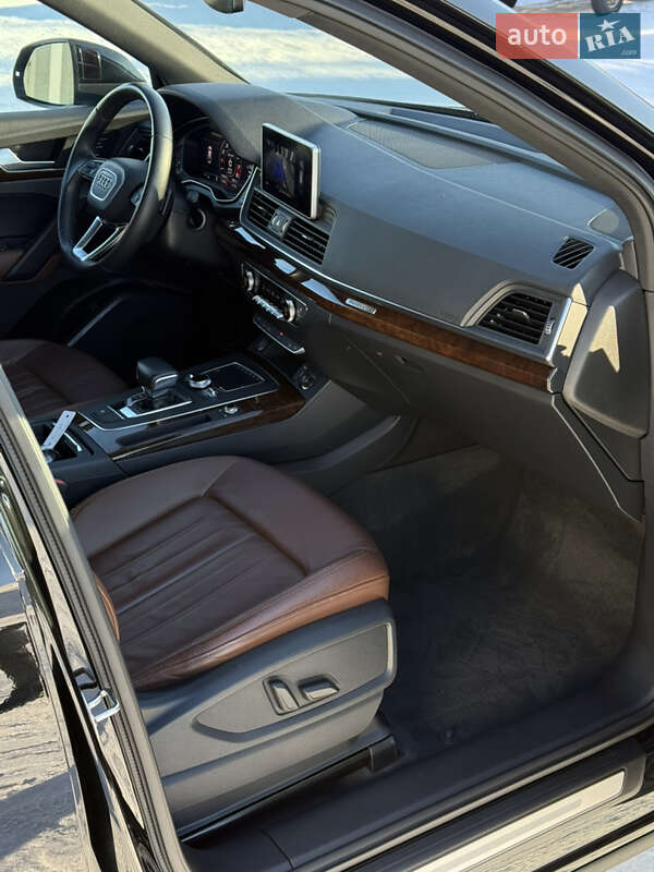 Внедорожник / Кроссовер Audi Q5 2018 в Хмельнике