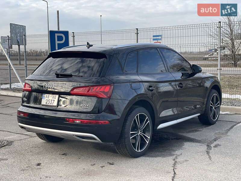 Внедорожник / Кроссовер Audi Q5 2017 в Днепре