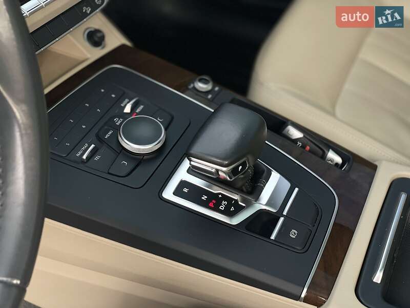 Внедорожник / Кроссовер Audi Q5 2017 в Днепре