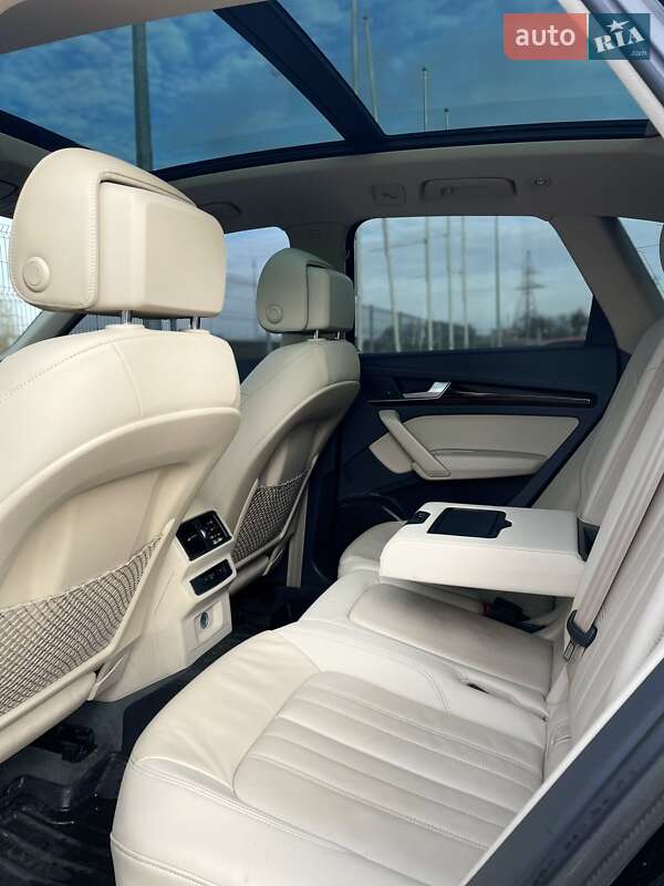 Внедорожник / Кроссовер Audi Q5 2017 в Днепре