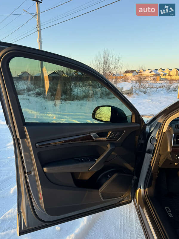 Позашляховик / Кросовер Audi Q5 2019 в Києві