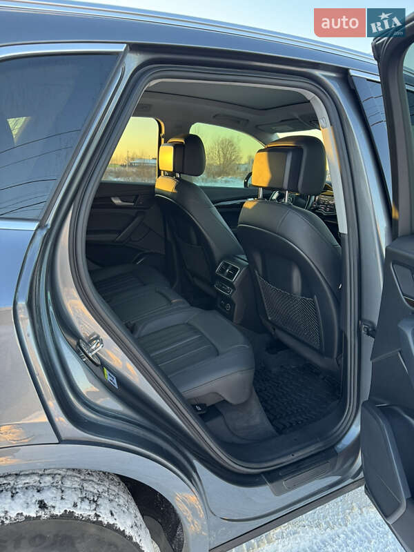 Позашляховик / Кросовер Audi Q5 2019 в Києві