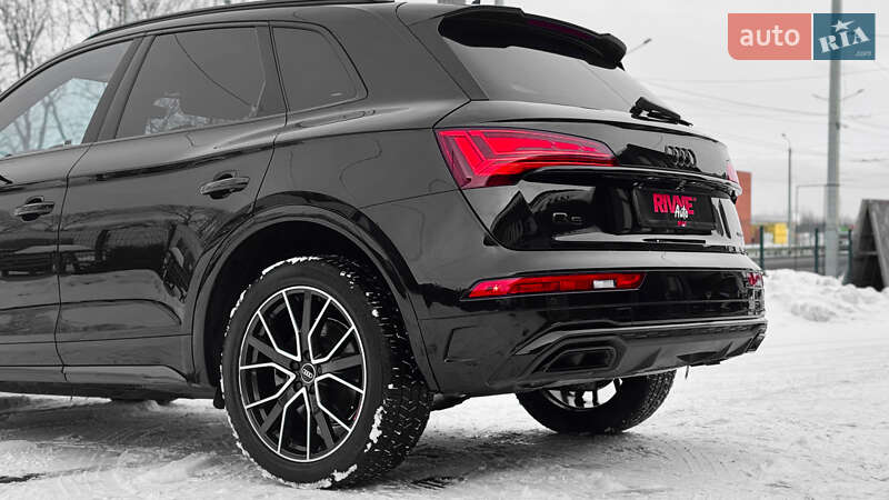 Позашляховик / Кросовер Audi Q5 2021 в Рівному