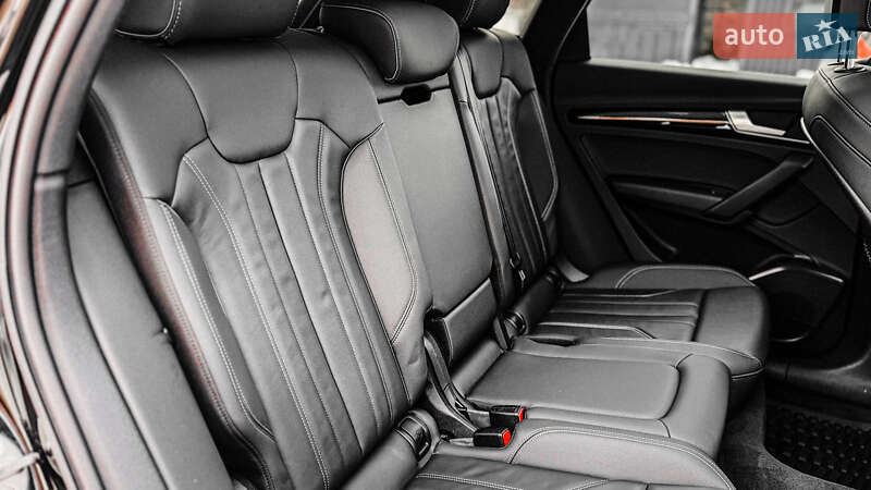 Позашляховик / Кросовер Audi Q5 2021 в Рівному