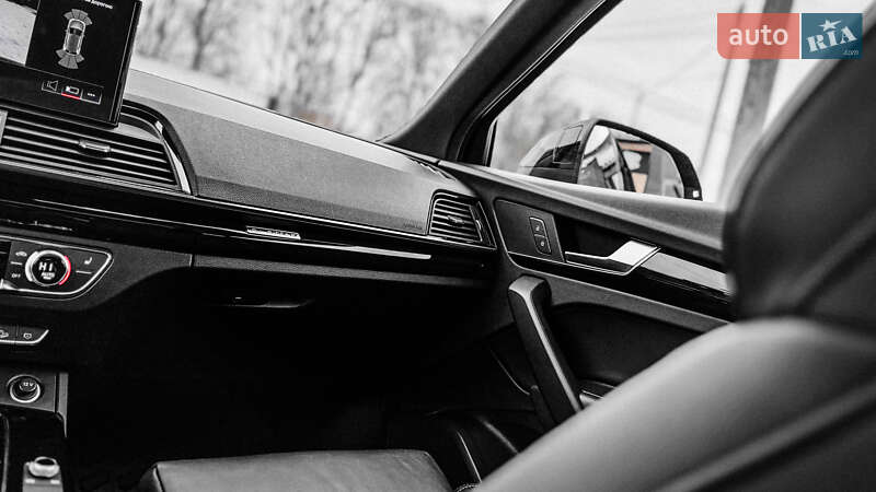 Позашляховик / Кросовер Audi Q5 2021 в Рівному