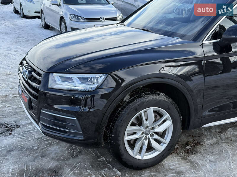 Внедорожник / Кроссовер Audi Q5 2017 в Стрые