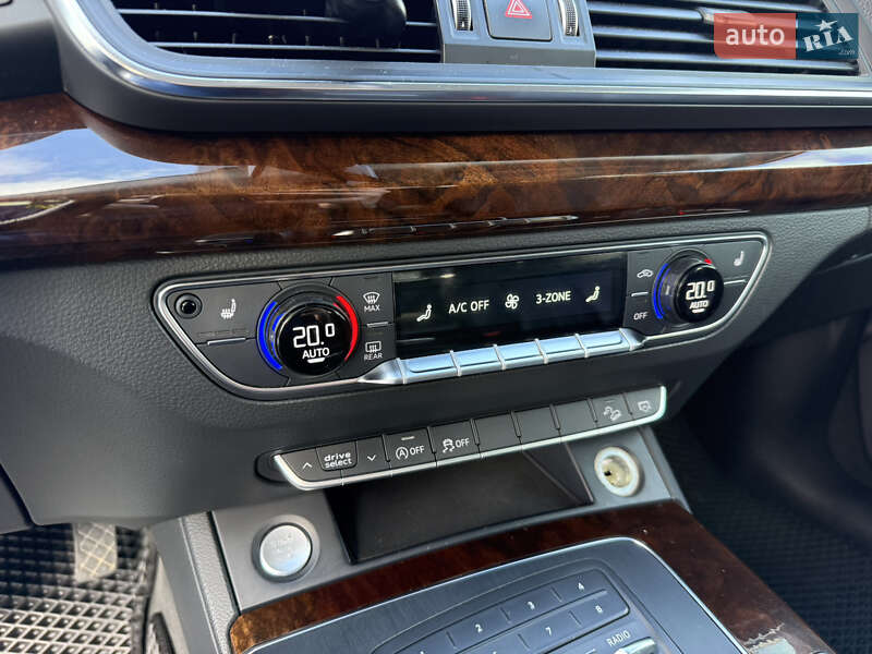 Внедорожник / Кроссовер Audi Q5 2017 в Стрые