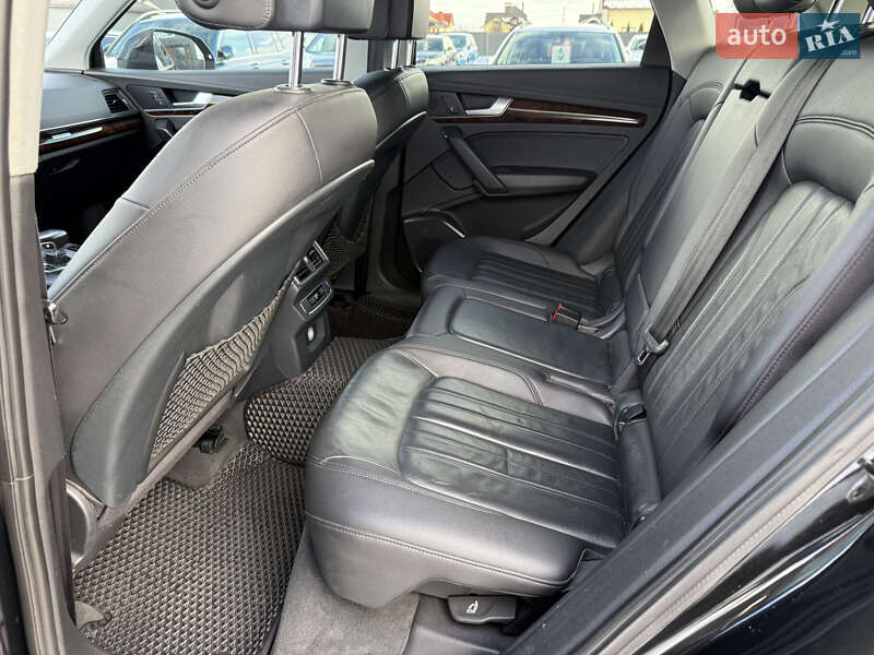 Внедорожник / Кроссовер Audi Q5 2017 в Стрые