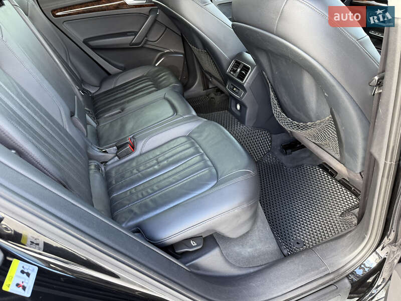 Внедорожник / Кроссовер Audi Q5 2017 в Стрые