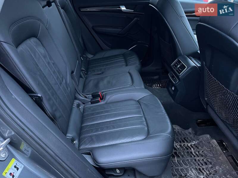 Внедорожник / Кроссовер Audi Q5 2017 в Хмельницком