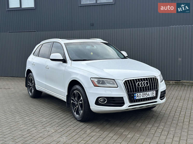 Внедорожник / Кроссовер Audi Q5 2015 в Ужгороде