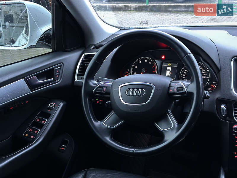 Внедорожник / Кроссовер Audi Q5 2015 в Ужгороде