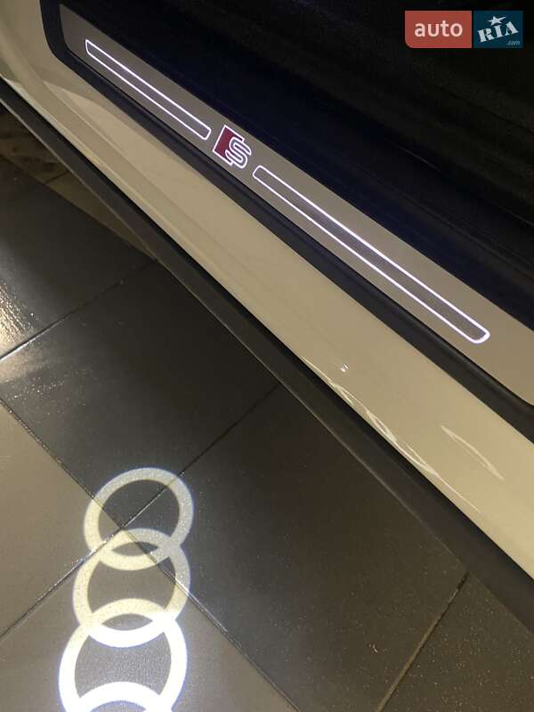 Внедорожник / Кроссовер Audi Q5 2022 в Одессе