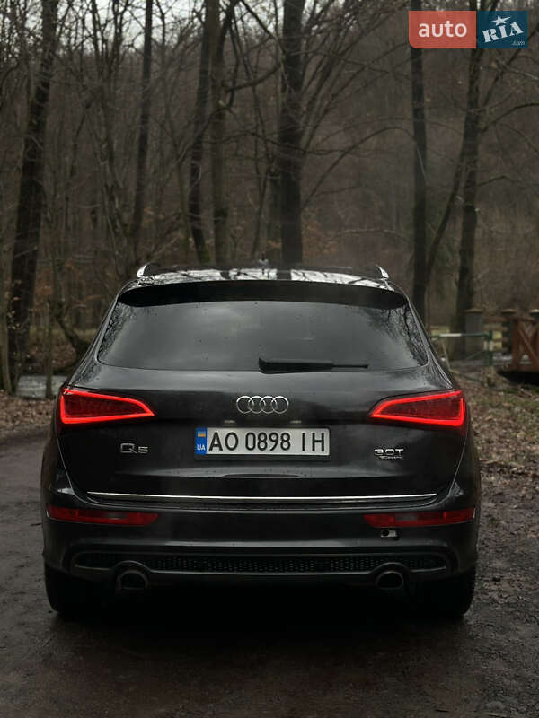 Позашляховик / Кросовер Audi Q5 2016 в Ужгороді