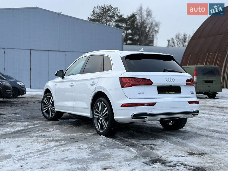 Позашляховик / Кросовер Audi Q5 2017 в Києві