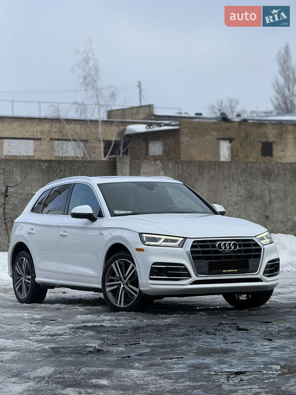 Позашляховик / Кросовер Audi Q5 2017 в Києві