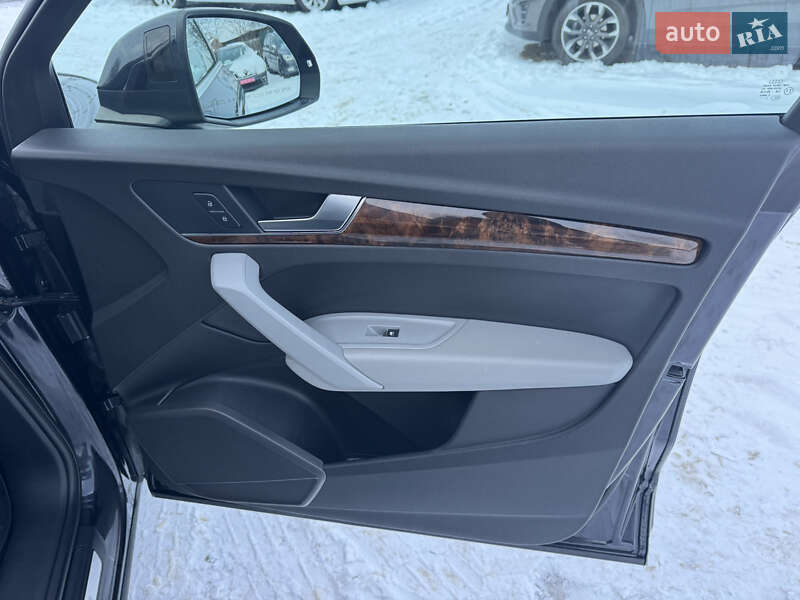 Позашляховик / Кросовер Audi Q5 2017 в Луцьку фото 25 Позашляховик / Кросовер Audi Q5 2017 в Луцьку