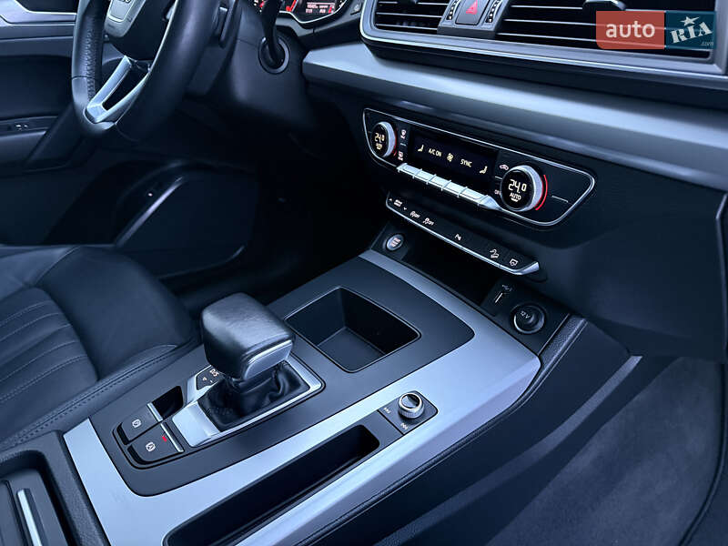 Позашляховик / Кросовер Audi Q5 2022 в Рівному