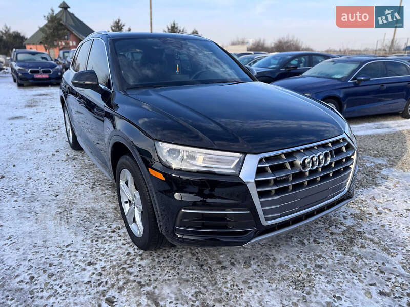 Позашляховик / Кросовер Audi Q5 2020 в Івано-Франківську