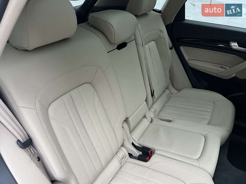 Позашляховик / Кросовер Audi Q5 2019 в Львові