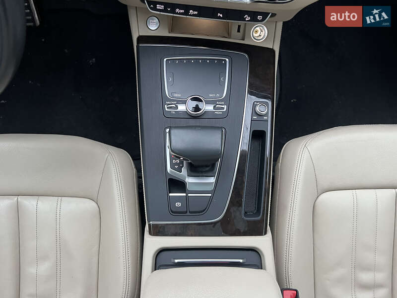 Позашляховик / Кросовер Audi Q5 2019 в Львові