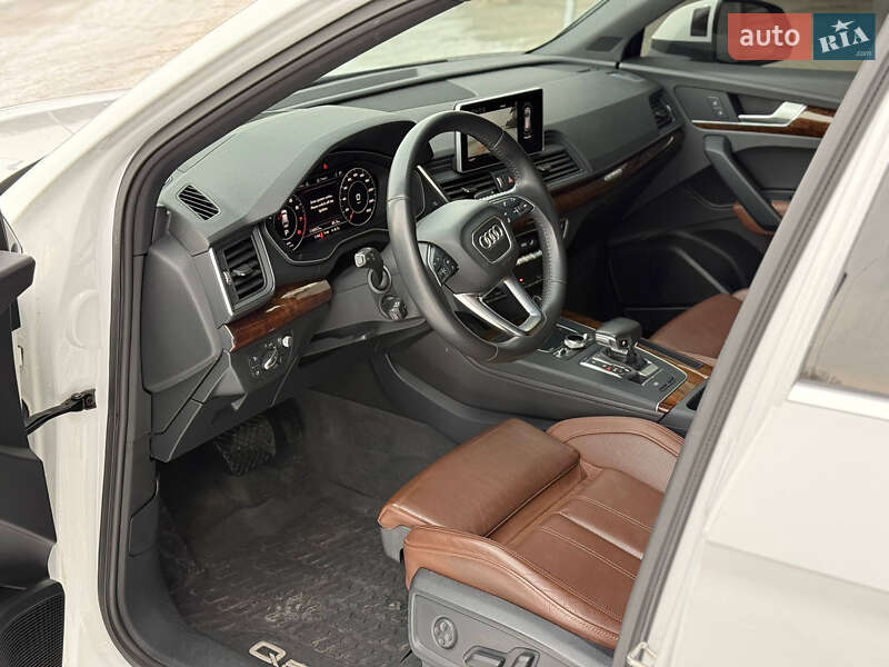 Внедорожник / Кроссовер Audi Q5 2018 в Киеве