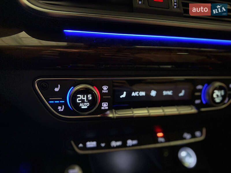 Внедорожник / Кроссовер Audi Q5 2018 в Киеве