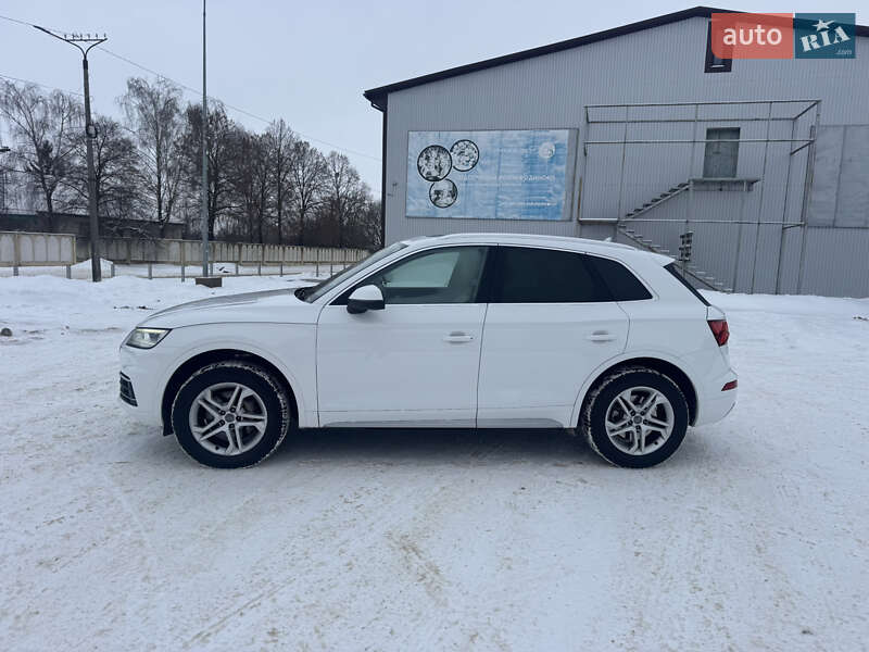 Позашляховик / Кросовер Audi Q5 2018 в Володимирі фото 8 Позашляховик / Кросовер Audi Q5 2018 в Володимирі