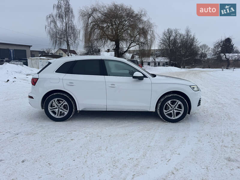 Позашляховик / Кросовер Audi Q5 2018 в Володимирі фото 13 Позашляховик / Кросовер Audi Q5 2018 в Володимирі