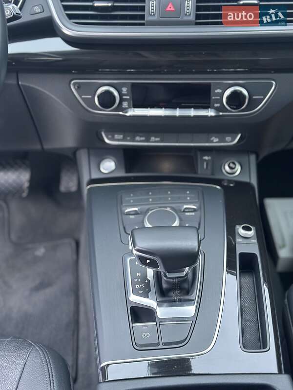 Позашляховик / Кросовер Audi Q5 2018 в Києві фото 26 Позашляховик / Кросовер Audi Q5 2018 в Києві