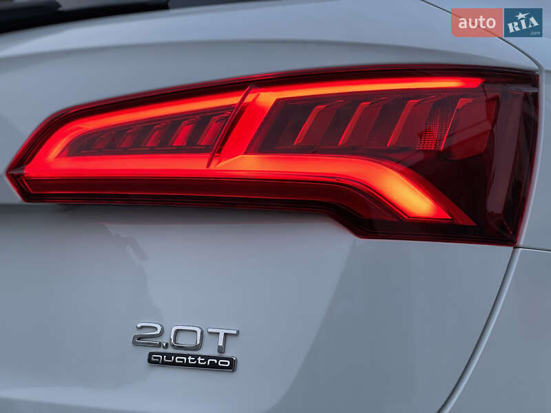 Позашляховик / Кросовер Audi Q5 2018 в Львові