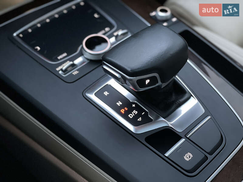 Позашляховик / Кросовер Audi Q5 2018 в Львові