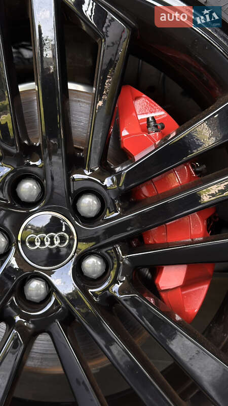 Позашляховик / Кросовер Audi Q5 2017 в Львові