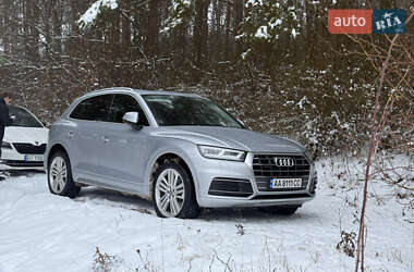 Позашляховик / Кросовер Audi Q5 2017 в Києві